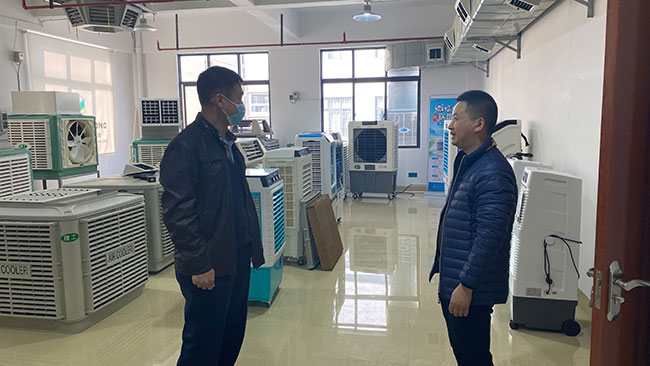 分析企業在互聯網和消費升級的背景下，企業如何轉型變革