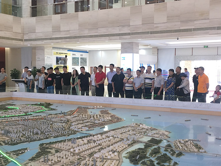 中馬產(chǎn)業(yè)園參觀考察