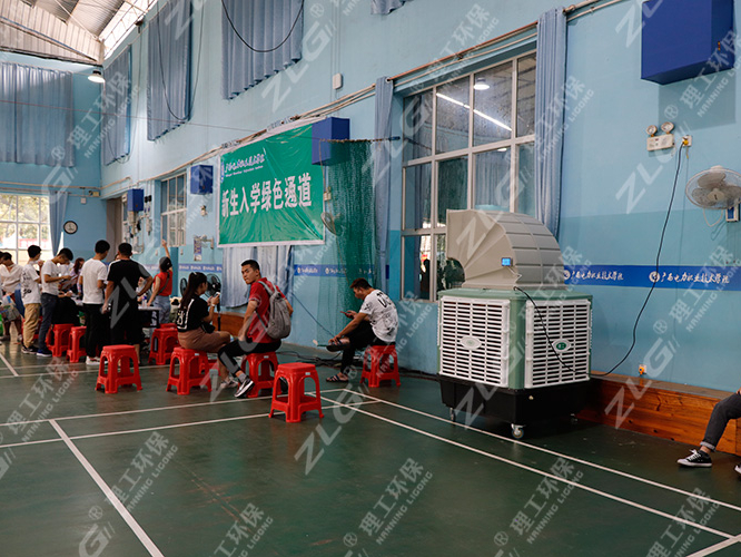 廣西電力職業技術學院報名現場使用理工冷風機