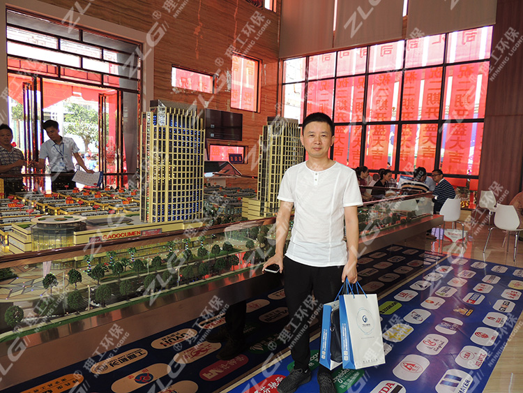 ZLG理工陳總參觀工業(yè)器材城