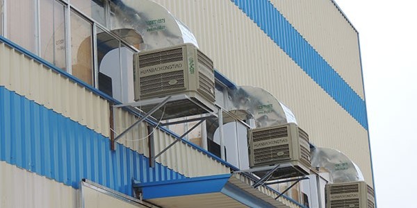 鐵棚廠房如何降溫？用[ZLG理工]冷風(fēng)機(jī)可提高工作效率