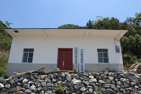 ZLG理工參觀馬山縣肉雞養殖科普示范基地